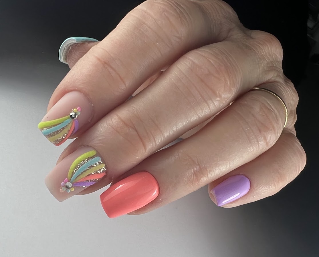 Graffik Nails