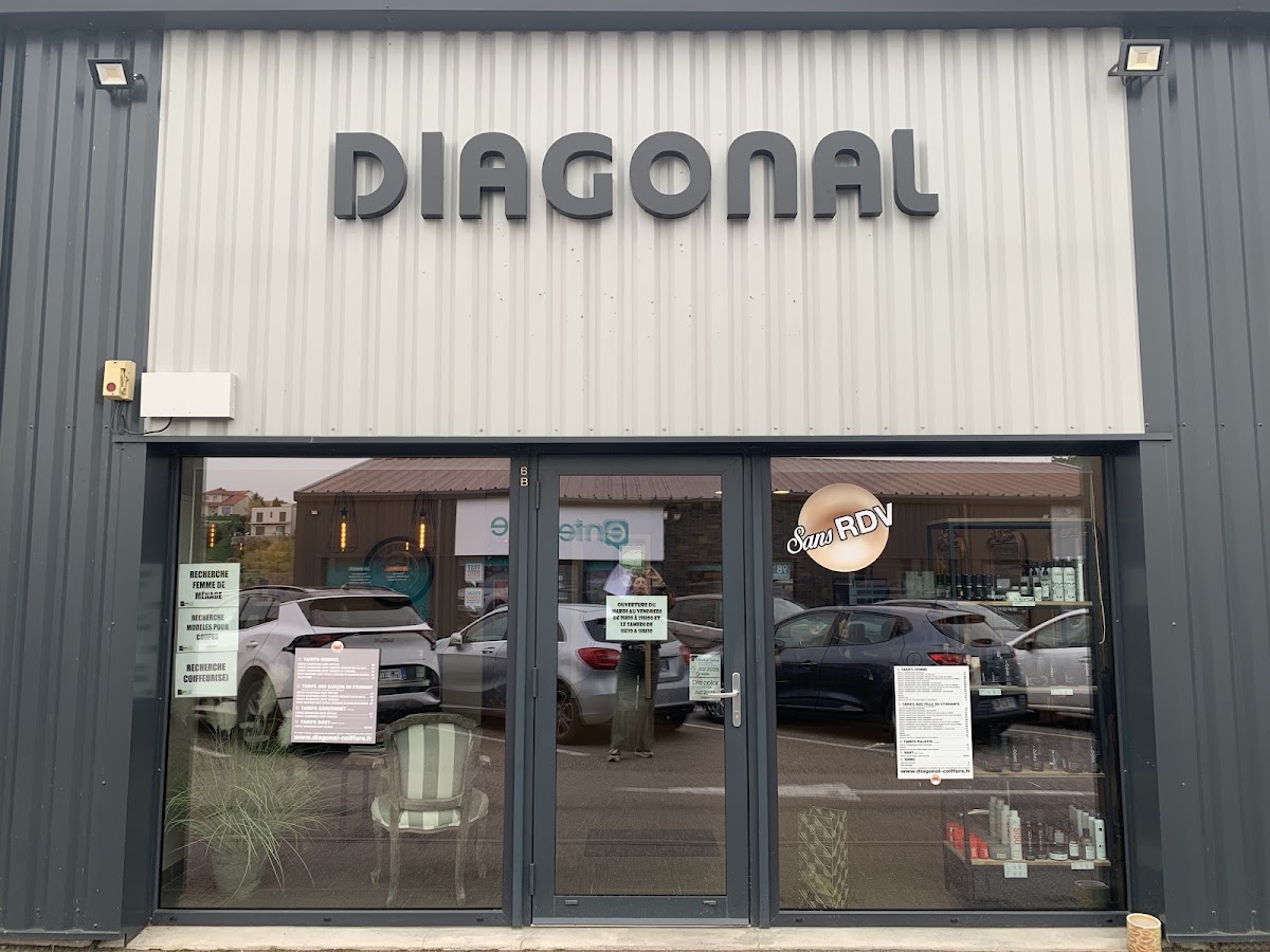 Diagonal Coiffure