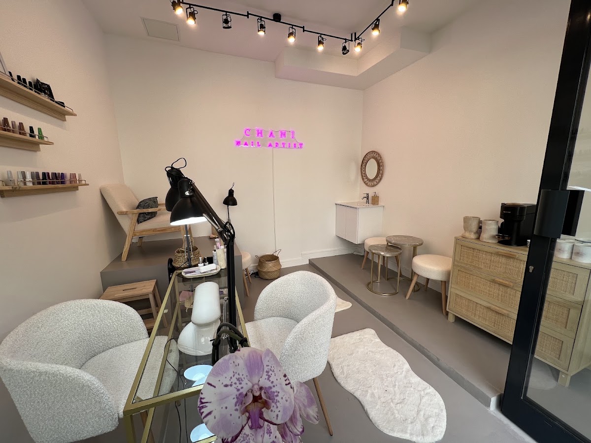Chani nail Artist