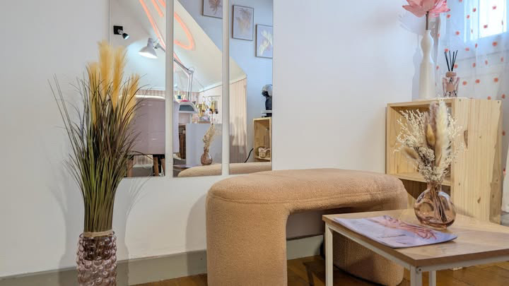 Salon Aura