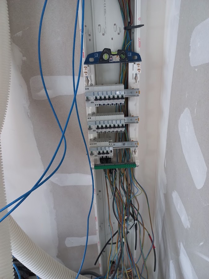 LH ELEC