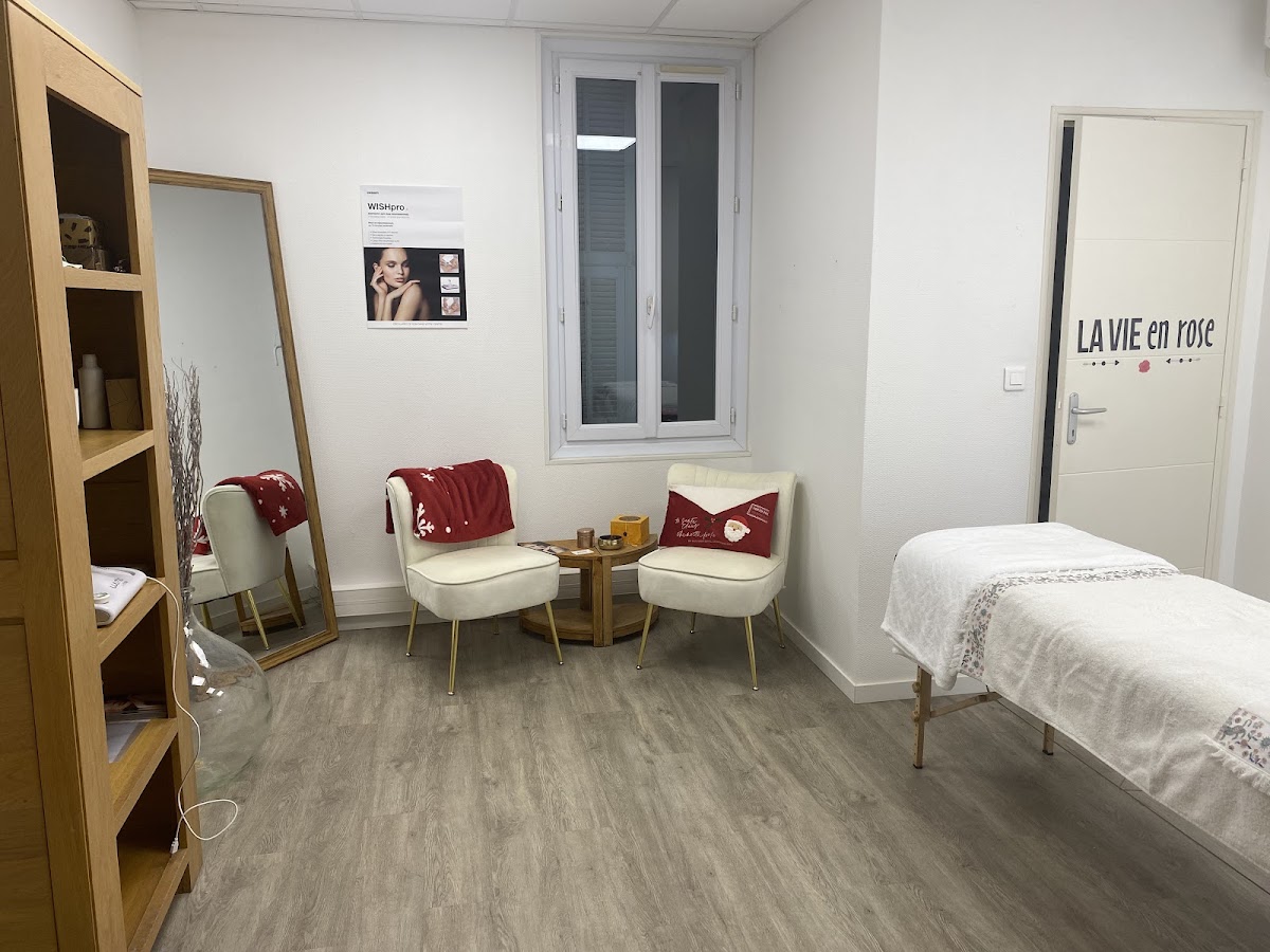 Les Secrets De Vanessa – Soins & Beauté (Cils, Sourcils) à Saint-Martin-du-Var
