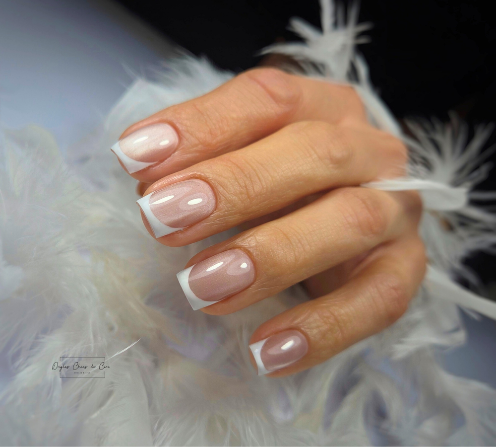 Ongles Chics de Ciri - Prothésiste ongulaire et Technicienne réhaussement, extension de cils