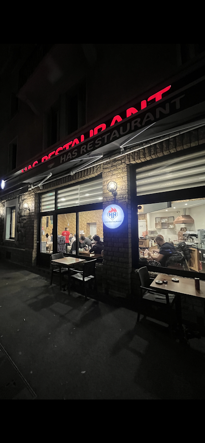 Has Restaurant