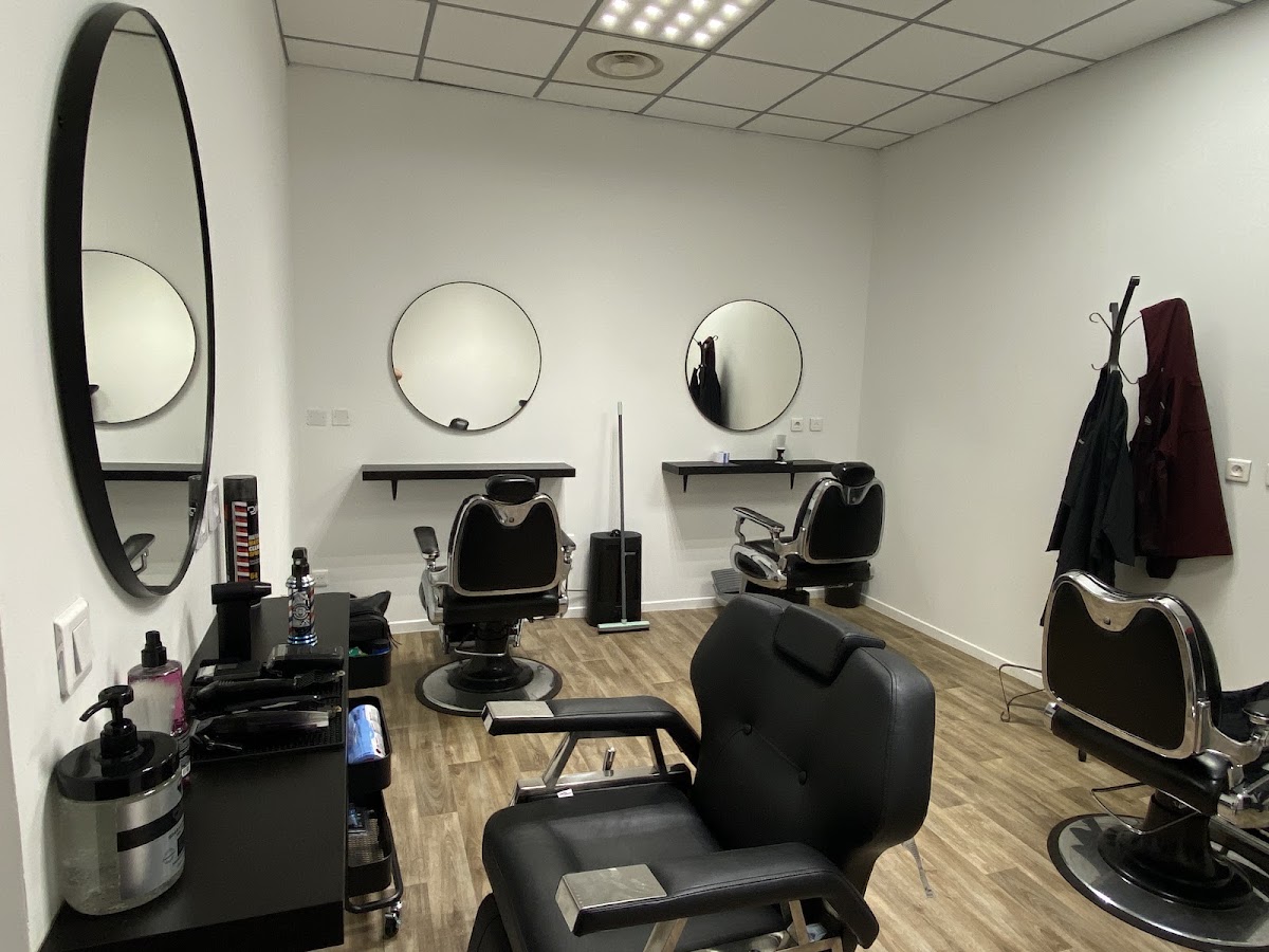 EAST BARBER