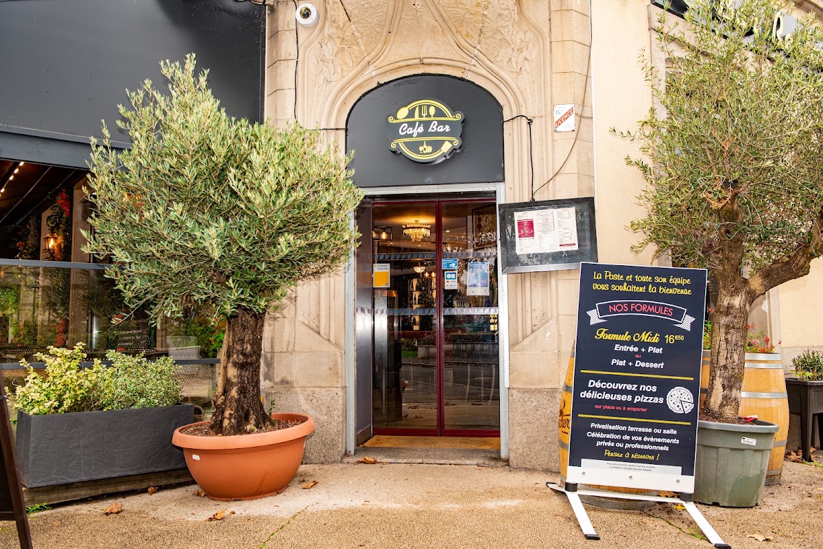 Café De La Poste