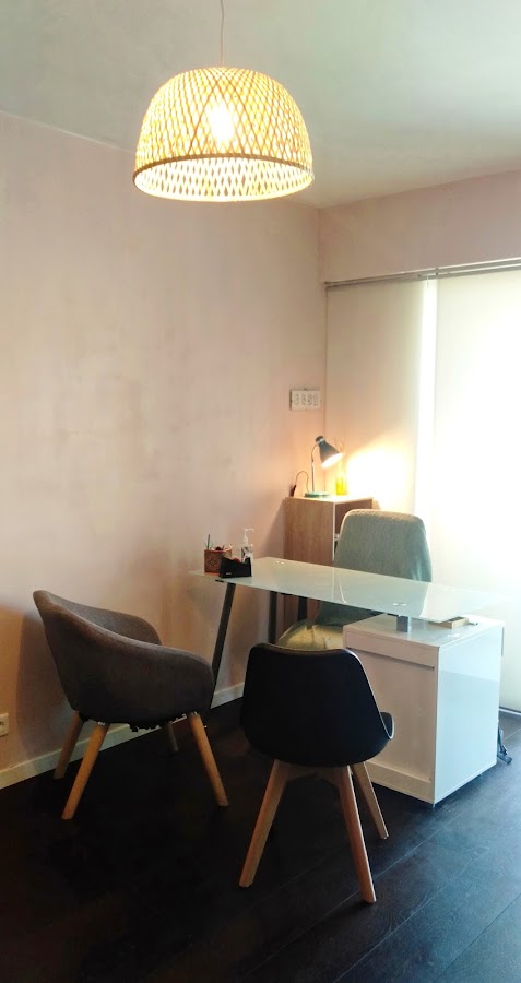 Thérapeute à Nice | Thérapie de couple, famille, individuel | EMDR, hypnose, constellations