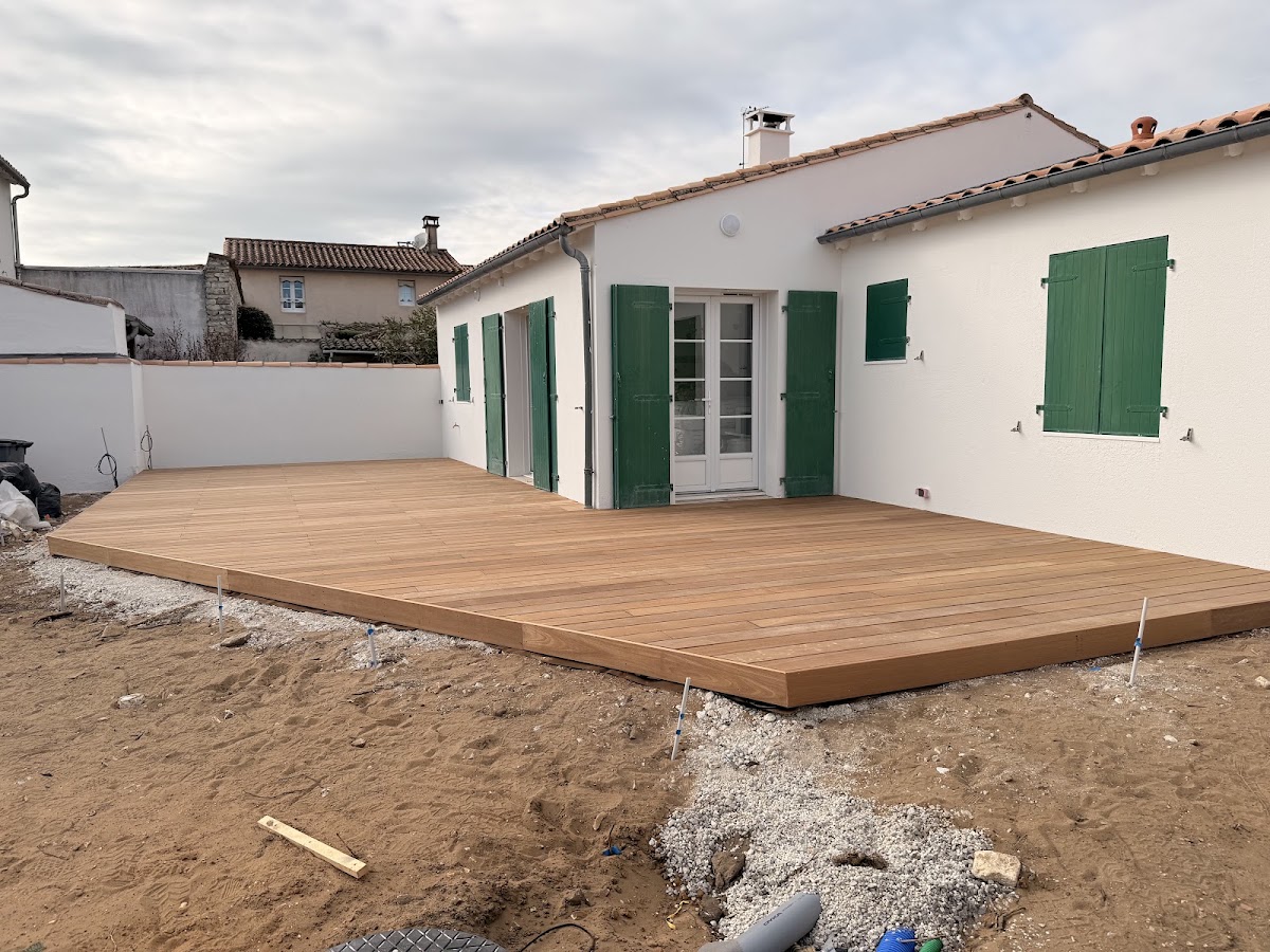 ABM Artisan Bois du Marais -Menuisier d'agencements + Création et pose de terrasse et pergolas en bois à La Rochelle
