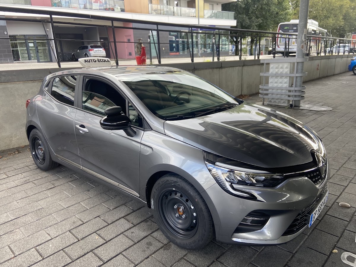 Brice et Véronique moniteurs auto école PIRMIL