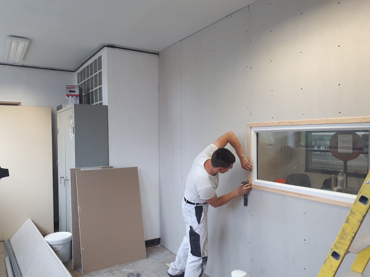 Sarl IBS Société de Peinture-Plâtrerie-Cloisons-Sols-Faux plafonds-Agencements divers......