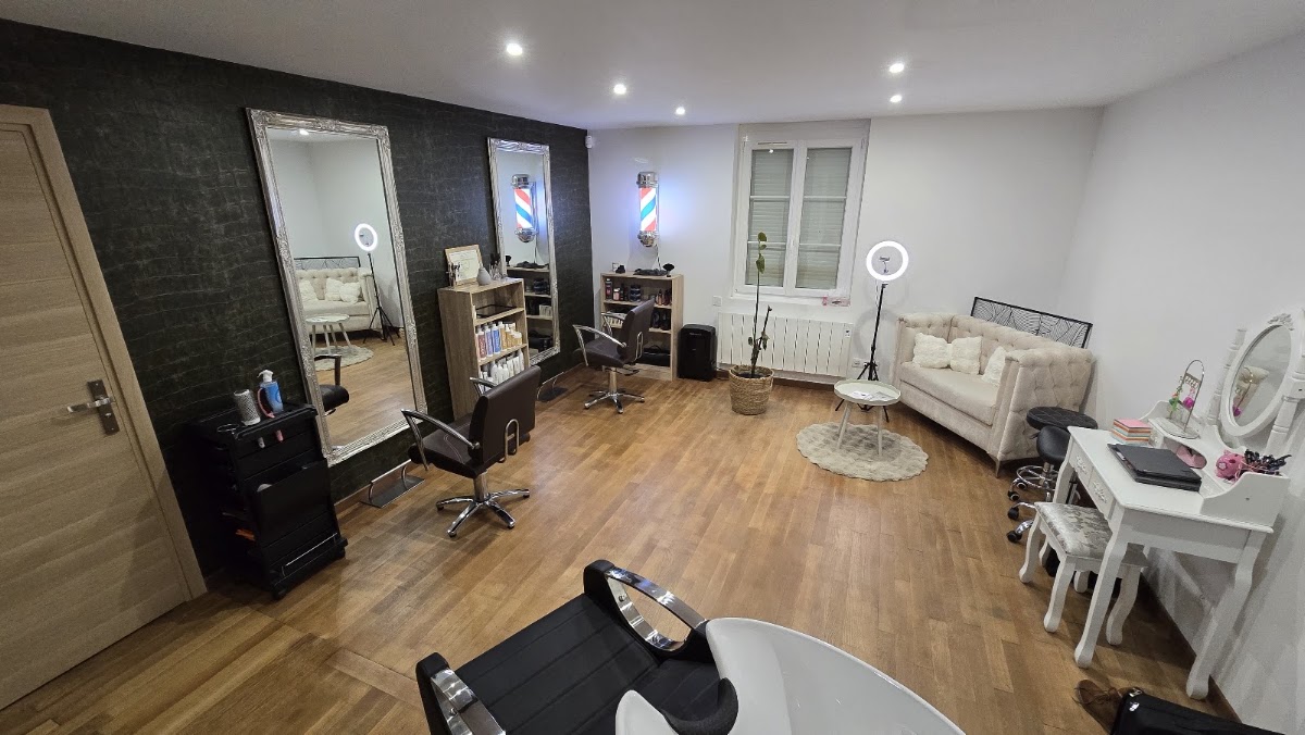 Coiffeuse L’Univ’Hair du cheveu
