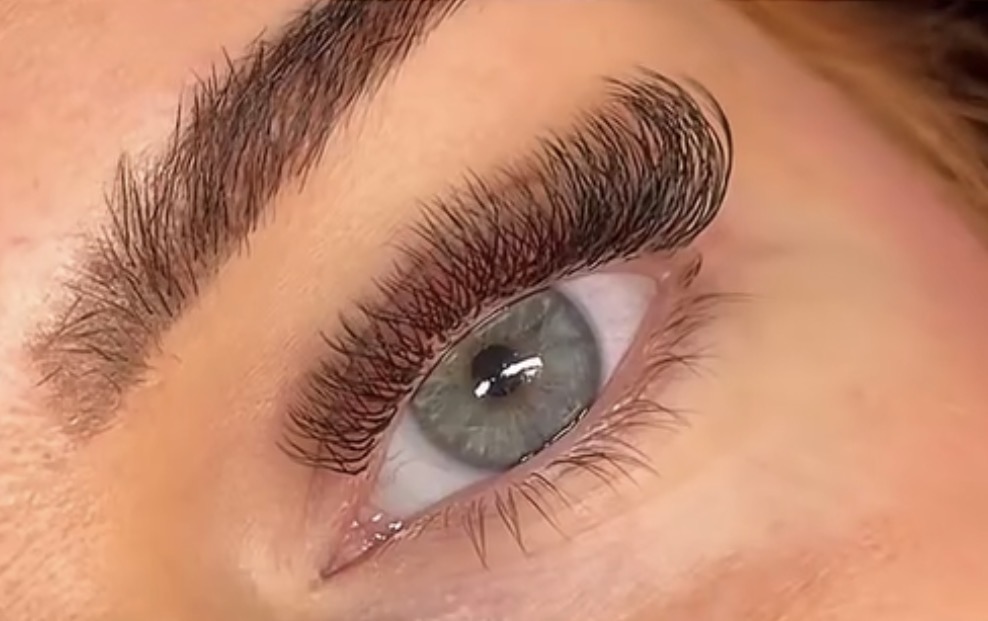 Clo.by.lashes