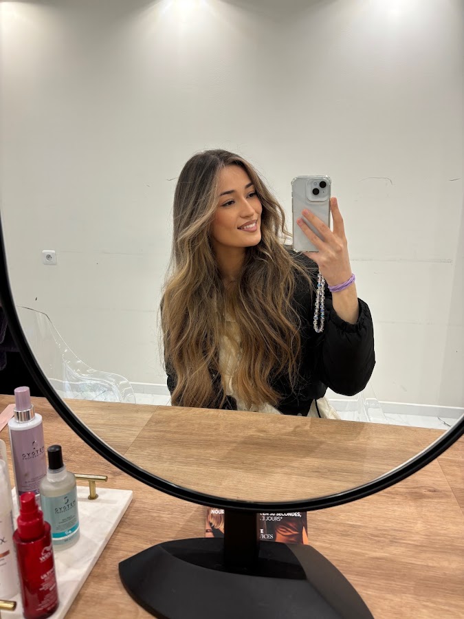 Le Salon Indila (Beauty Blonde)