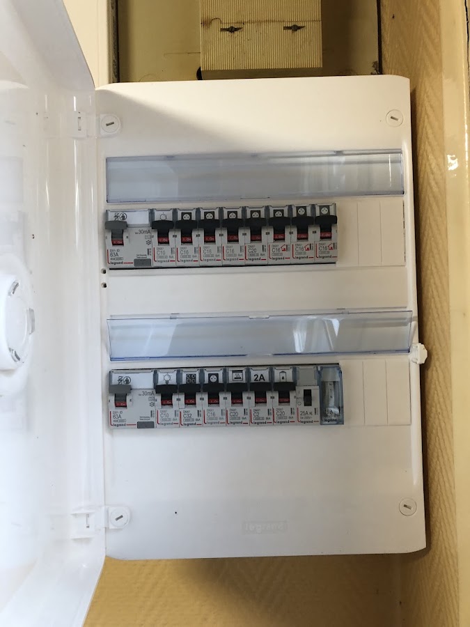 LM ÉLECTRICITÉ