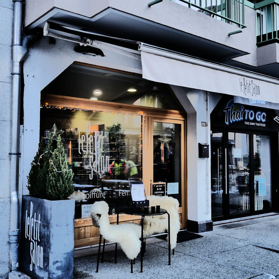 Le Petit Salon . coiffeur / Salon de Coiffure
