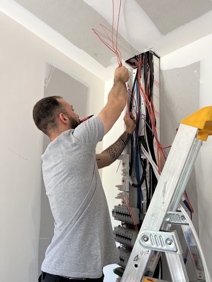 AD ELEC Électricité générale - Installateur en domotique , interphonie, automatisme, vidéosurveillance et alarme..