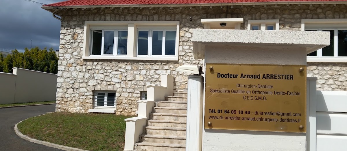Dr Arnaud Arrestier