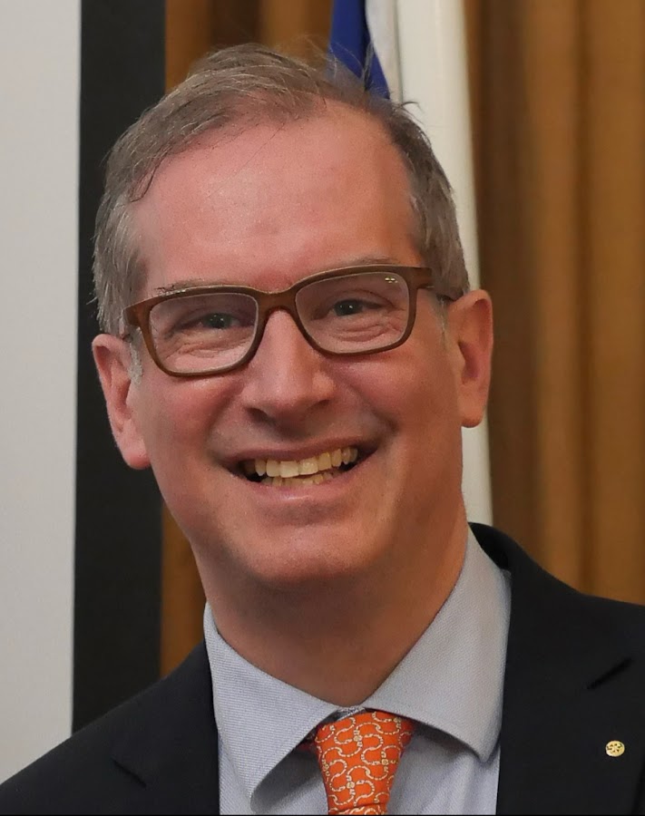 Dr Franck BRUNON - Cabinet Escudier - Dentiste Boulogne Billancourt - Implants dentaires et esthétique dentaire