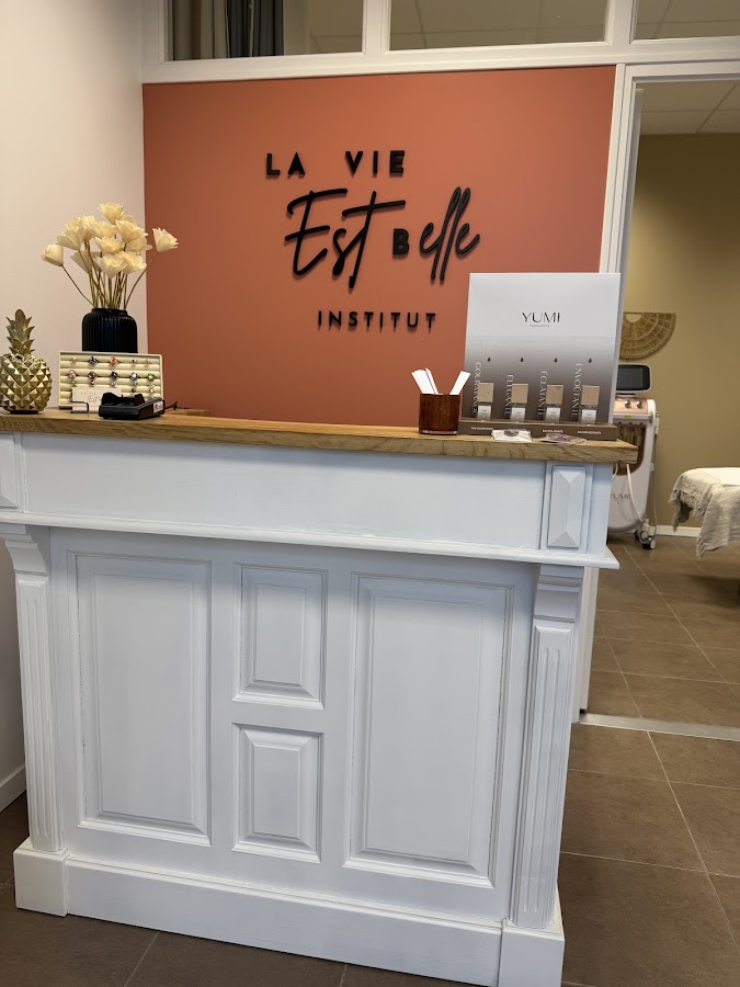 La Vie est Belle