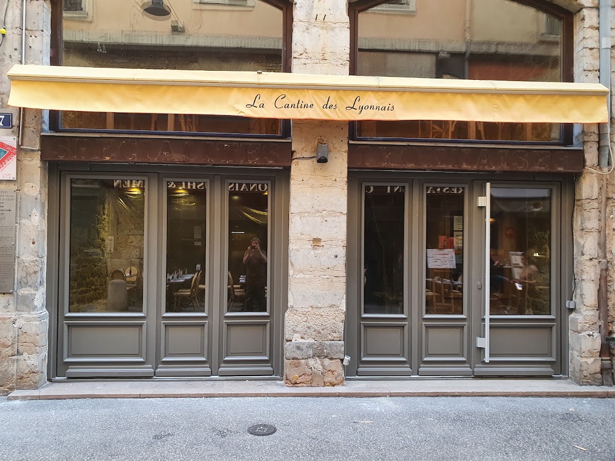 Menuiserie Simon SAS - Menuisier traditionnel dans le Beaujolais - Menuiserie intérieure & extérieure