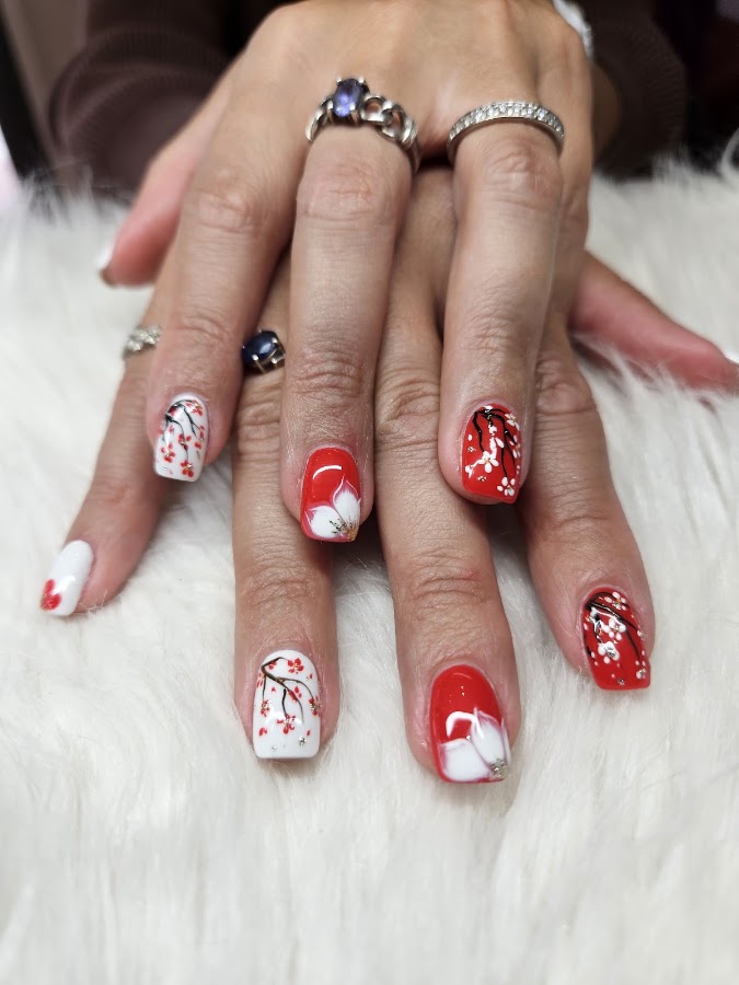 Violette Nails