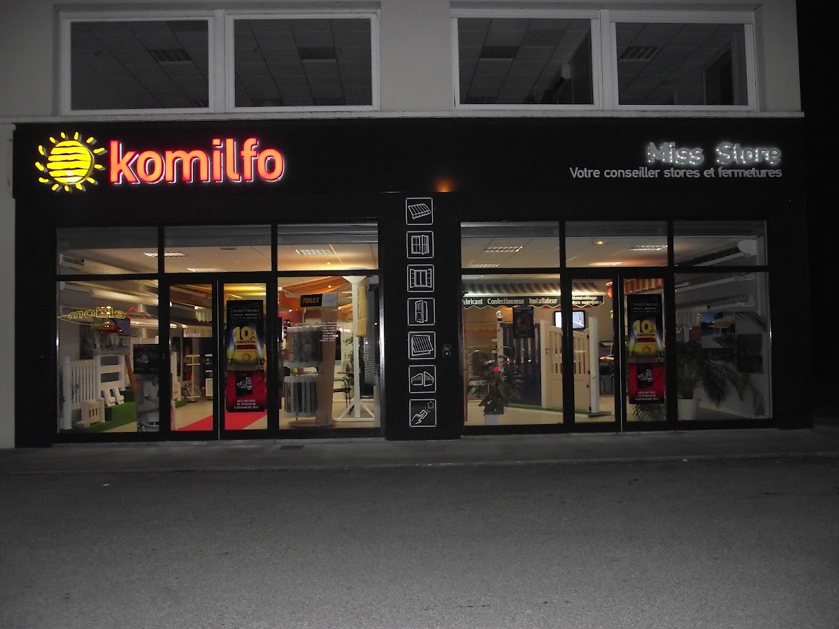 Komilfo Miss Store à Morestel - Pergolas, Stores, Fenêtres, Menuiseries