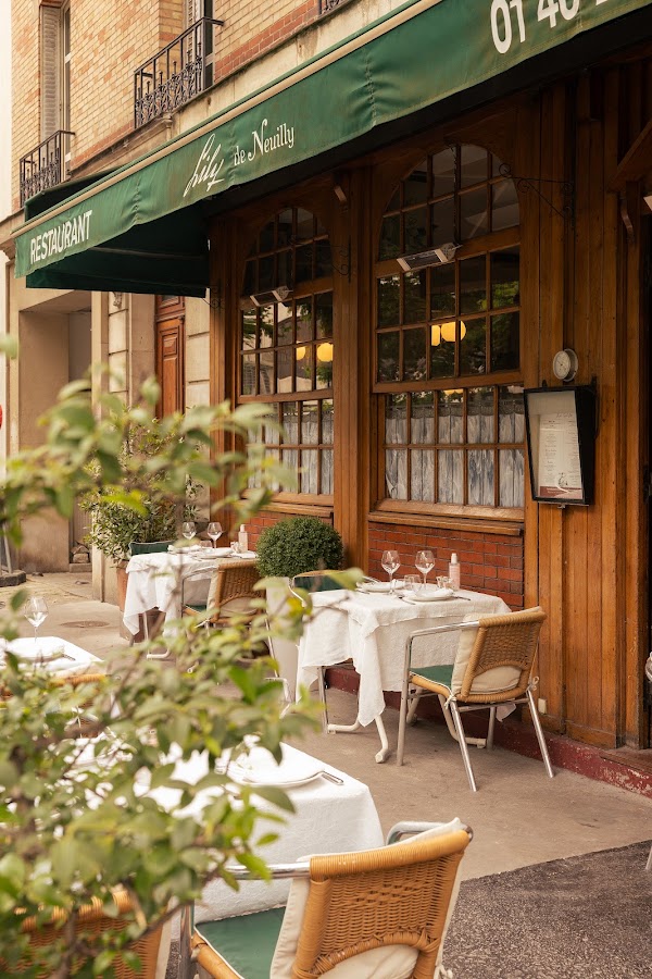 Lily de Neuilly
