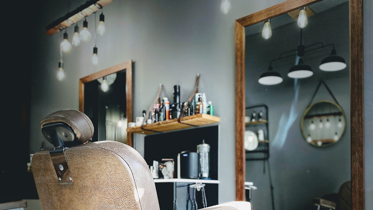 Charlie's Barber