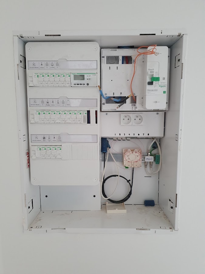ENTREPRISE AHO ELEC PRO
