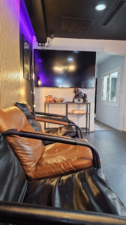 PARADISE BARBERSTREET