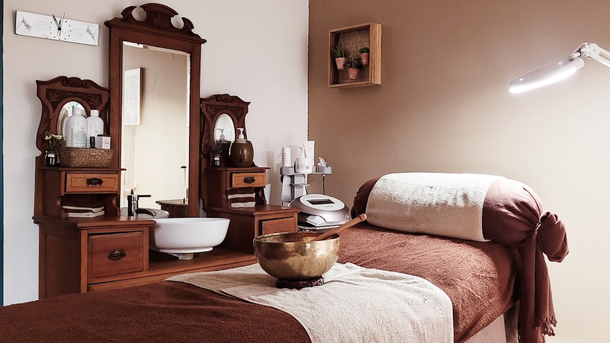 ES'ETHIK, institut de beauté et magasin de curiosité