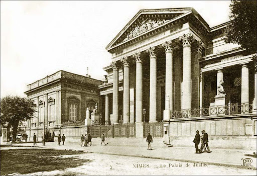 Maître Louna Vandrebecq - Avocate au Barreau de Nîmes