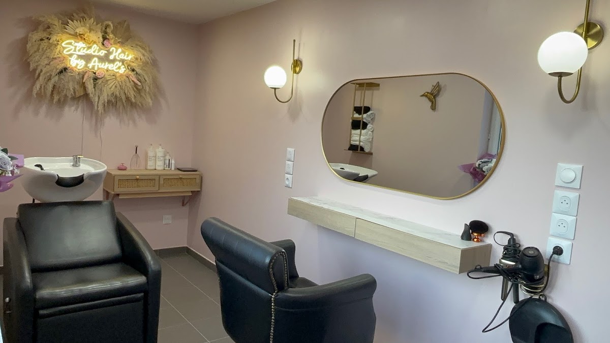 Studio Hair by Aurel's