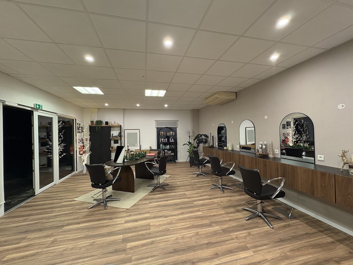 Maison TRUST. • Coiffeurs & Coloristes