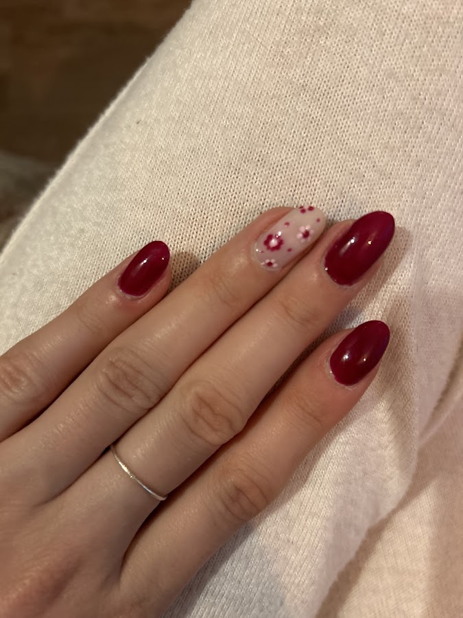 Elle, fée des ongles