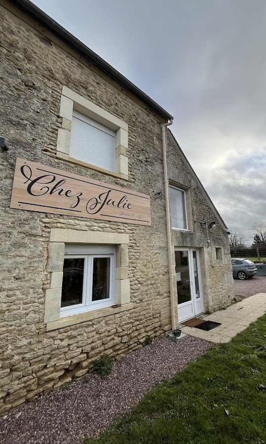 CHEZ JULIE