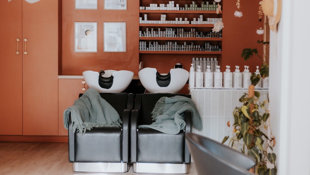 Maison Nova - Coiffeuses coloristes premium