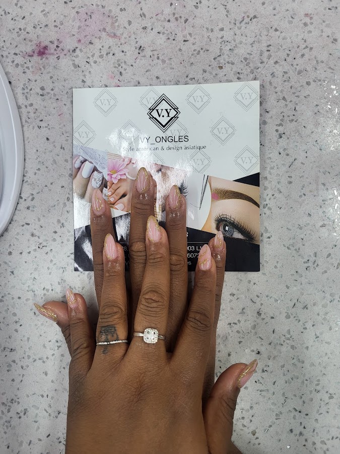 Vy ongles