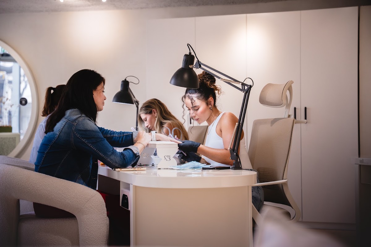Nailome Lounge - Angoulême - Onglerie - Prothésiste ongulaire