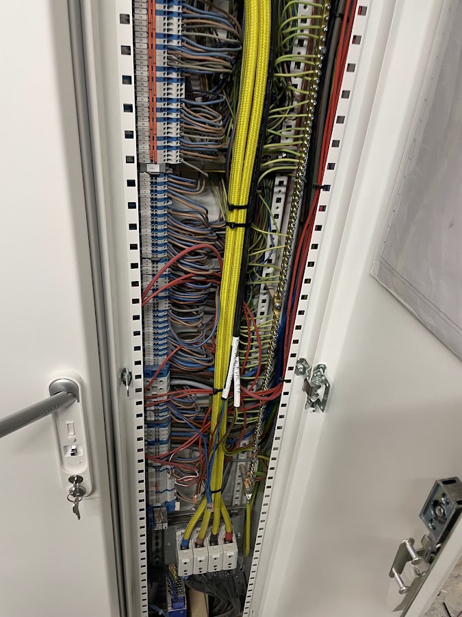 L S E 68 électricité