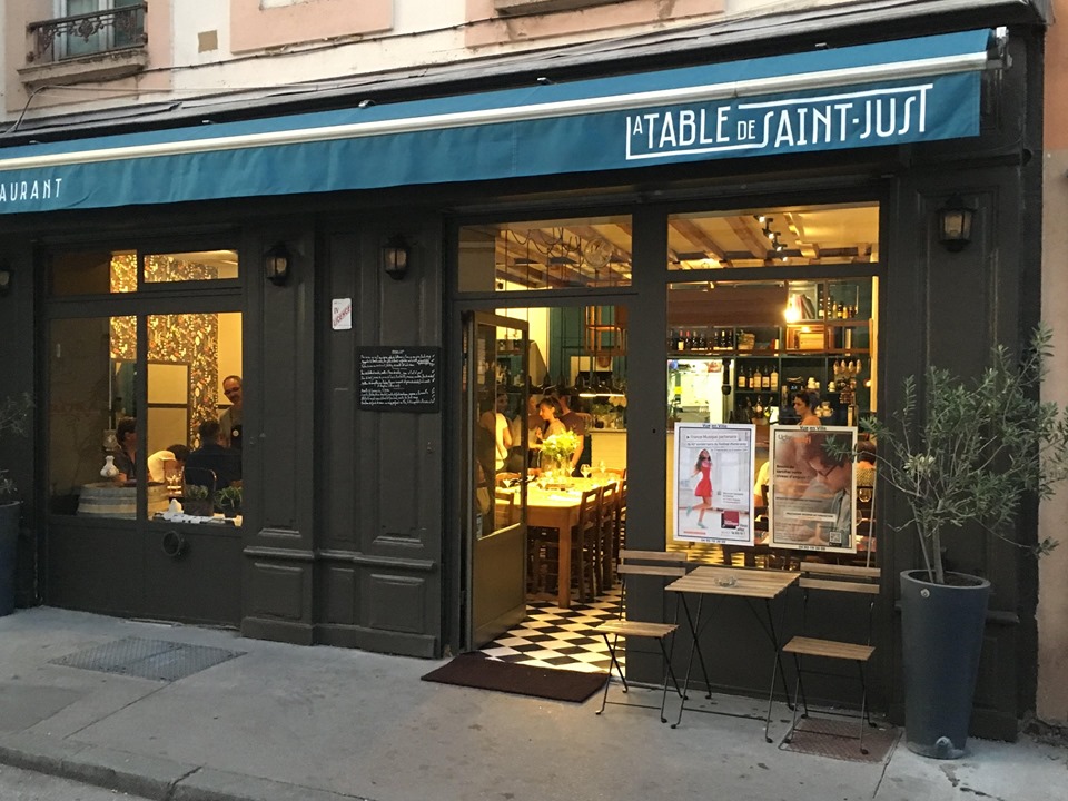 la table de Saint just