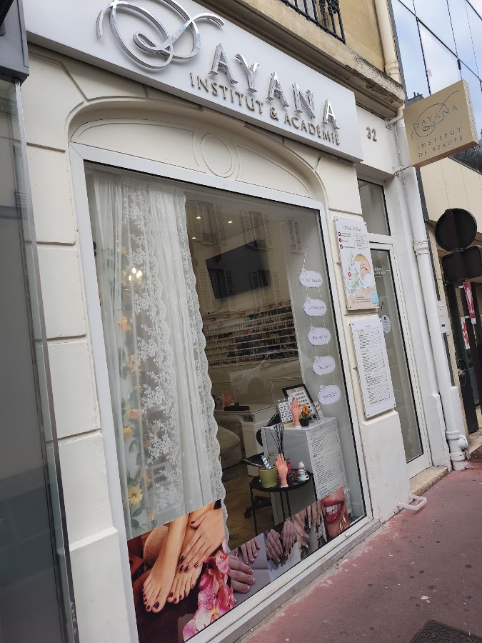 YI NAIL STUDIO