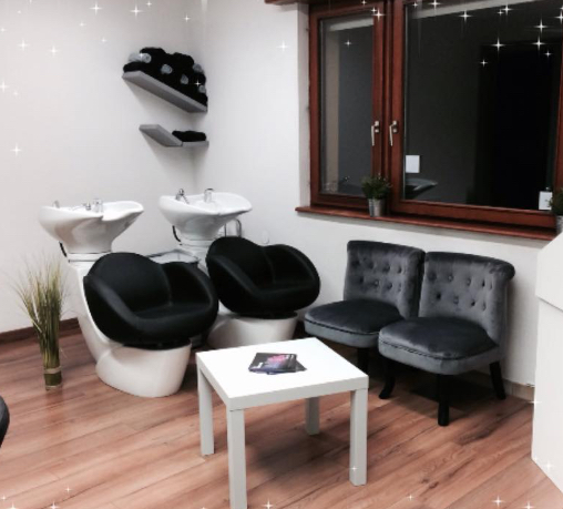 Le Petit Salon Still