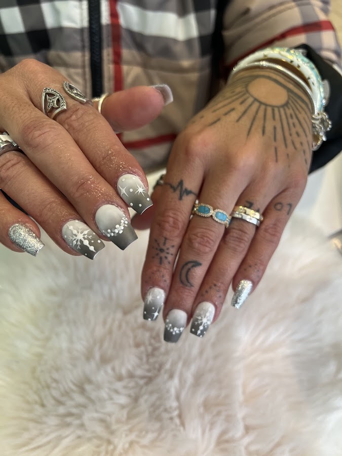 Houlla Nails