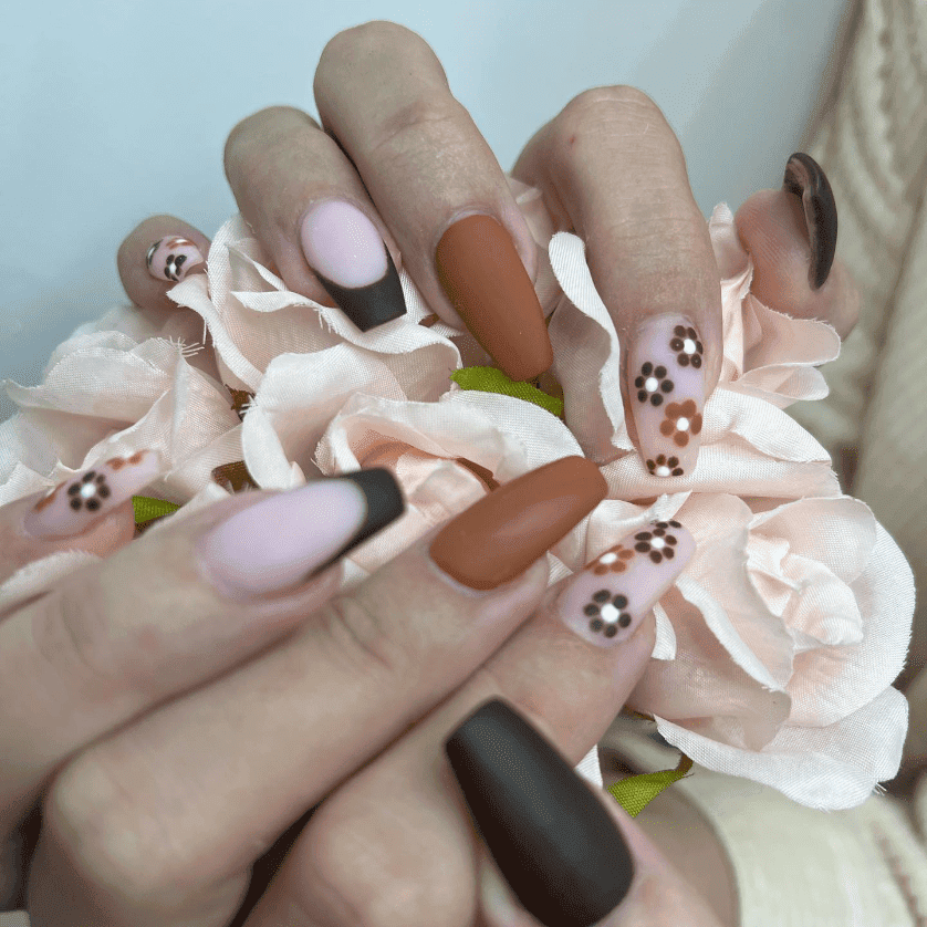 Coffee Nails Dijon