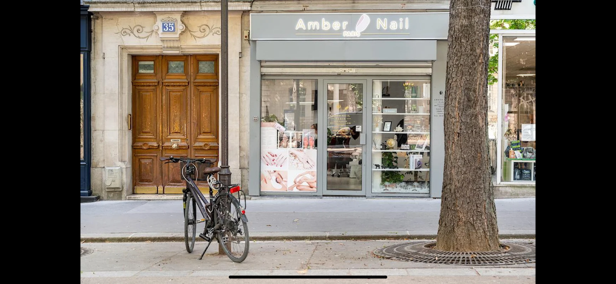 Amber nail