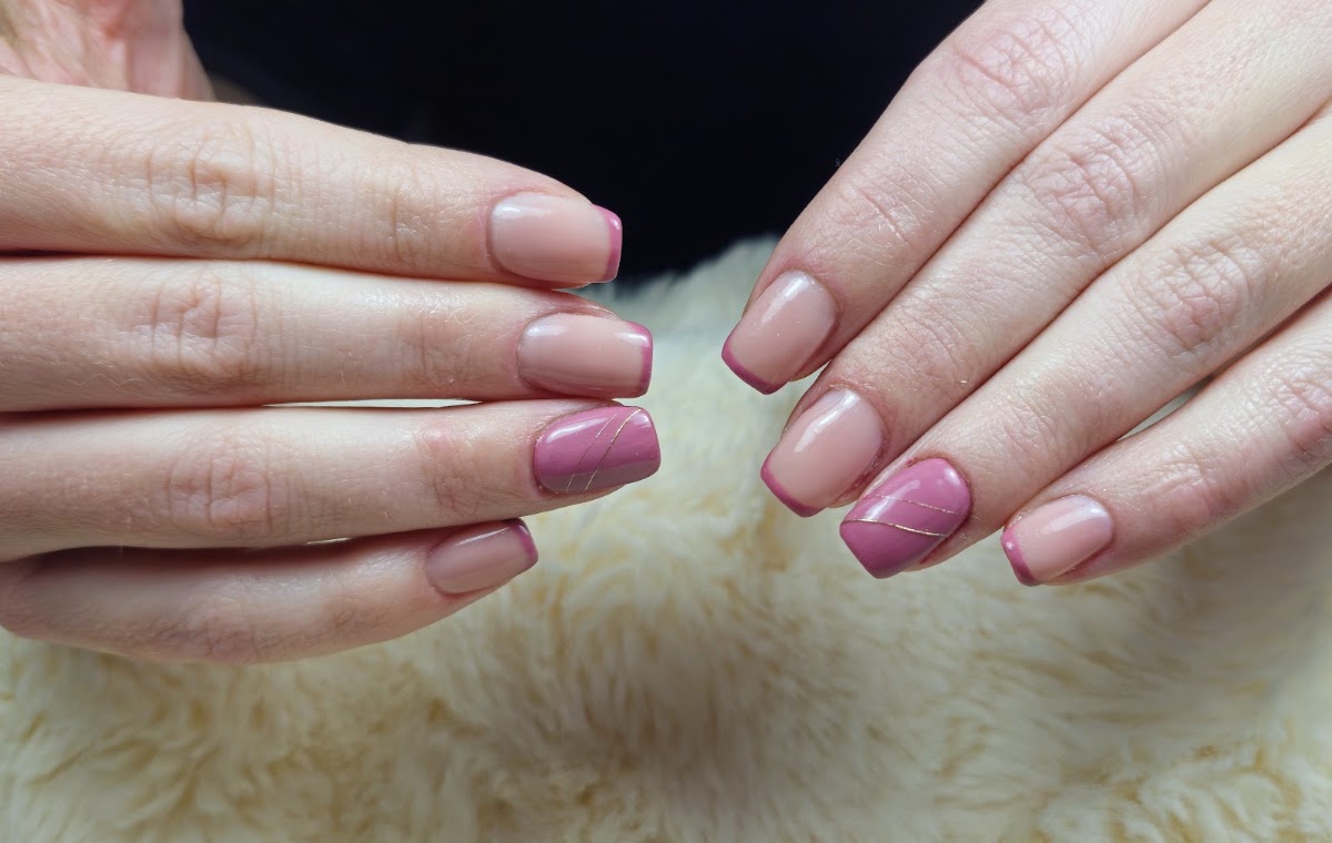 Laure nail’s 83