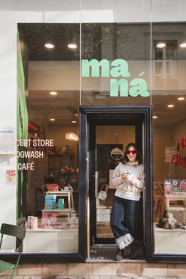 MANÁ Concept Store Cafe Dog Wash
