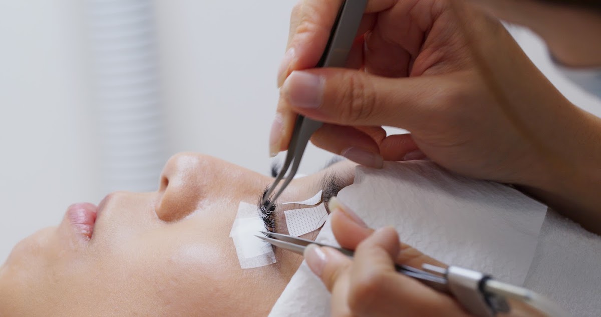 Extension de Cils et Volume Russe - Dorine Badura