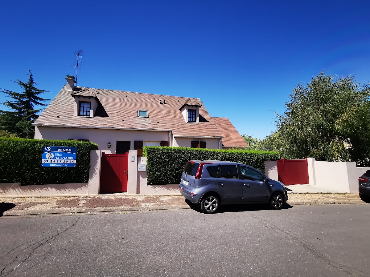 Elfie Daugabel IAD France